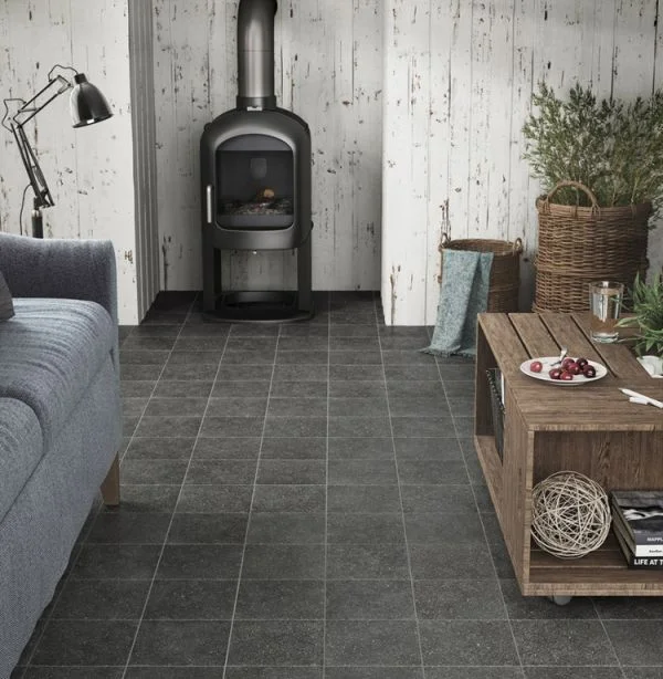 Tmavá dlažba se strukturou mramoru Equipe Micro