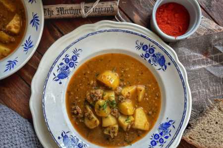 Gulášová polévka