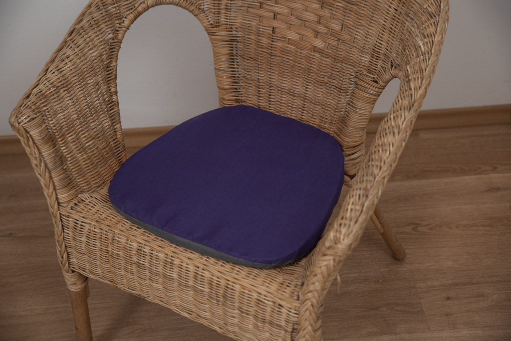 Podsedák na židli Standard tmavě fialový, 39x36 cm, kuchyňský podsedák na židli