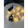 LED závěsný anděl FLUFFY růžový 17 cm pro jemnou vánoční výzdobu