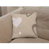 Povlak na polštář DEAMON 40x50 cm béžový s moderním srdcovým motivem