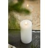Bílá LED sloupová svíčka WARM FLAME SL 12,5 cm pro útulnou atmosféru