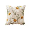 Povlak na polštář CHAMOMILE 45 x 45 cm s výšivkou heřmánku.