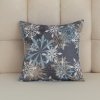 Povlak na polštář z mikrovlákna VLOČKA modrošedý 45x45 cm se sněhovými vločkami