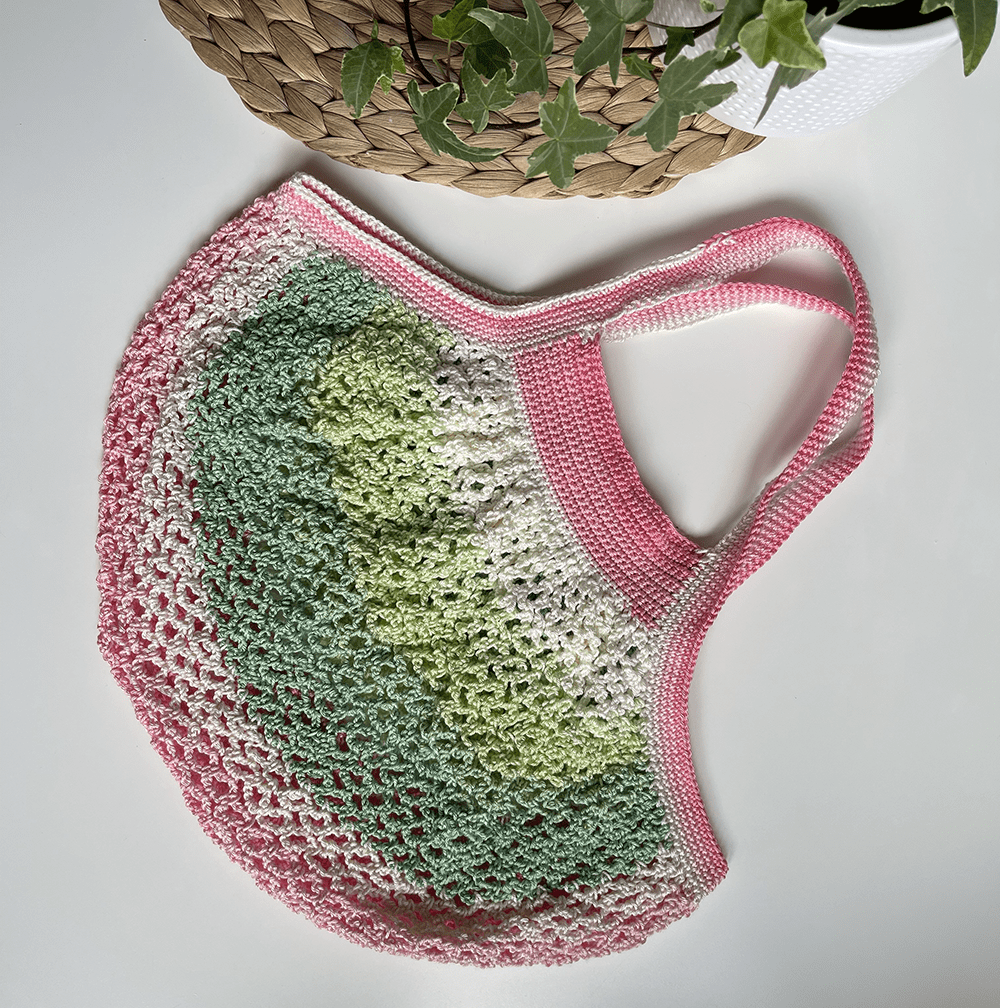 Ručně háčkovaná síťová taška v duhových barvách