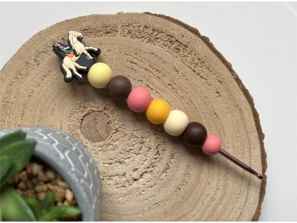 Kůň háček se silikonovými korálkami vyrobenolaskou