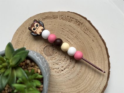 Sovička1 háček se silikonovými korálkami vyrobenolaskou