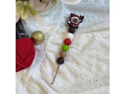 Vánoční srneček háček se silikonovými korálky vyrobenolaskou.cz
