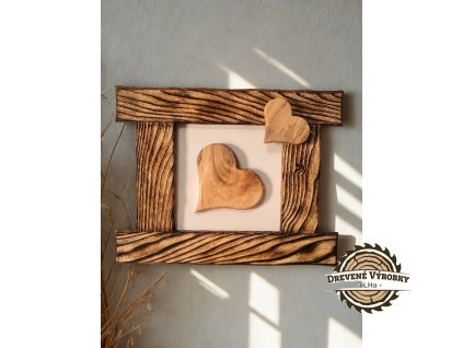 Obraz s dvoma orechovými srdiečkami – ručne vyrobená drevená dekorácia eLHa, originálny handmade výrobok Slovensko