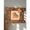 Obraz s dvoma orechovými srdiečkami – ručne vyrobená drevená dekorácia eLHa, originálny handmade výrobok Slovensko