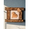 Ručne robený obraz z dreva – 2 orechové srdiečka, prírodná dekorácia eLHa, tradičný slovenský handmade