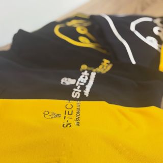 Návrh a realizácia firemného oblečenia pre @sitech 💡💥