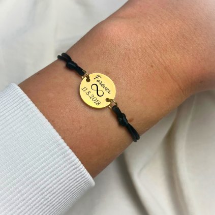 zlatý náramek s gravírováním