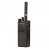 Digitální vysílačka Motorola DP2400e pohled ze strany