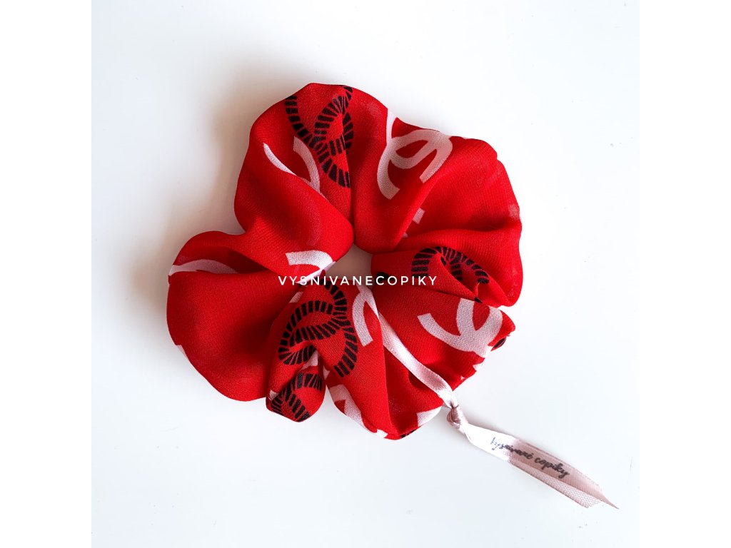 Rubber_band_scrunchie_for_hair_gumička_scrunchie_do_vlasov_látkovaná_red_červená_vysnivanecopiky