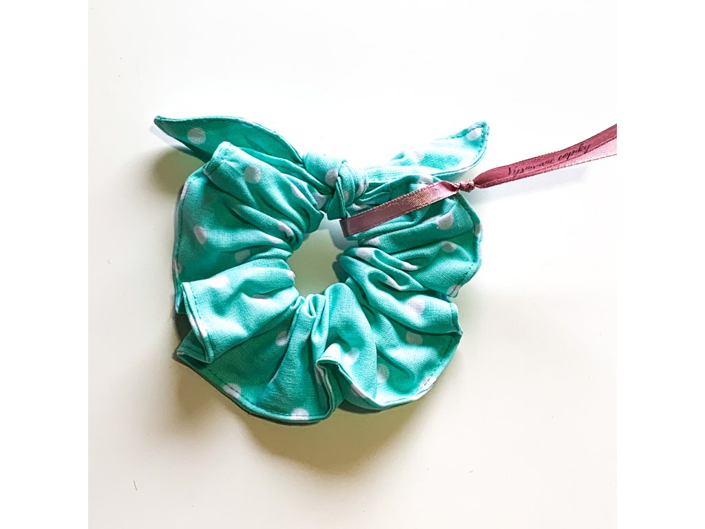 Rubber_band_scrunchie_for_hair_gumička_scrunchie_do_vlasov_látkovaná_green_zelená_vysnivanecopiky