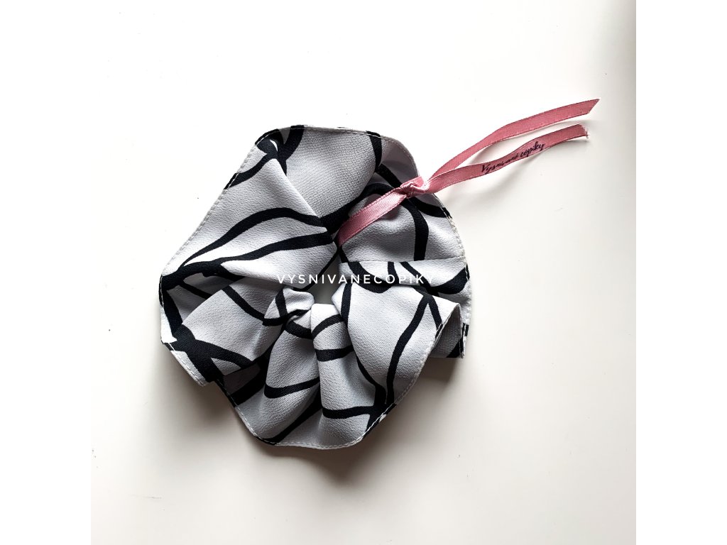 Rubber_band_scrunchie_for_hair_gumička_scrunchie_do_vlasov_látkovaná_Times_vysnivanecopiky