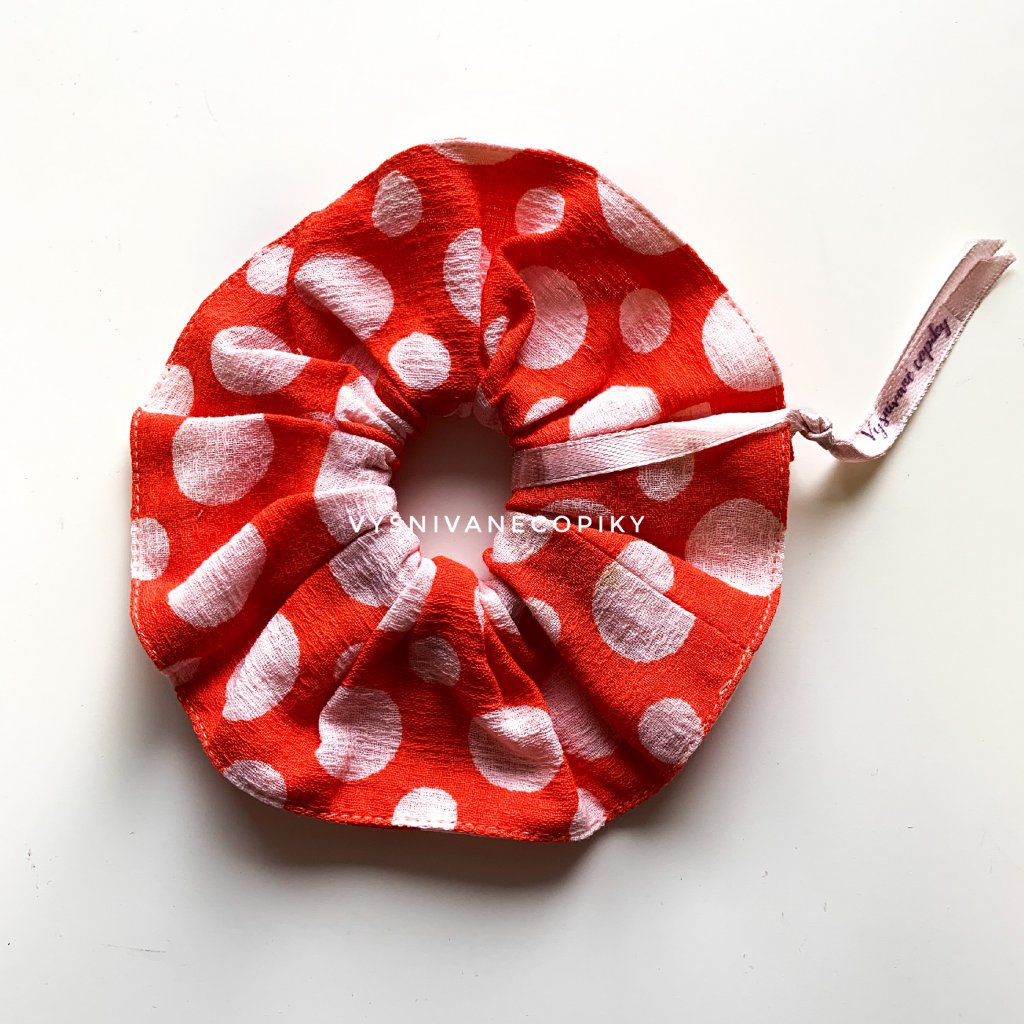 Rubber_band_scrunchie_for_hair_gumička_scrunchie_do_vlasov_látkovaná_chery_vysnivanecopiky