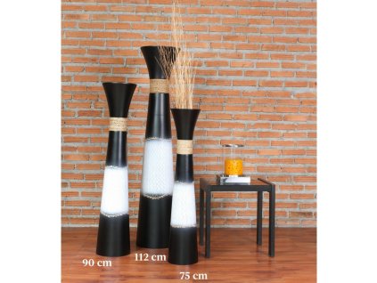 VYSOKÁ DŘEVĚNÁ DEKORATIVNÍ VÁZA AFRIKA ČERNOBÍLÁ