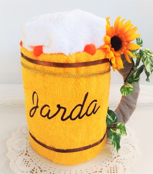 VER Textilní dort velké pivo s výšivkou jména nebo přezdívky (osuška 70x140cm + ručník 30x30cm)