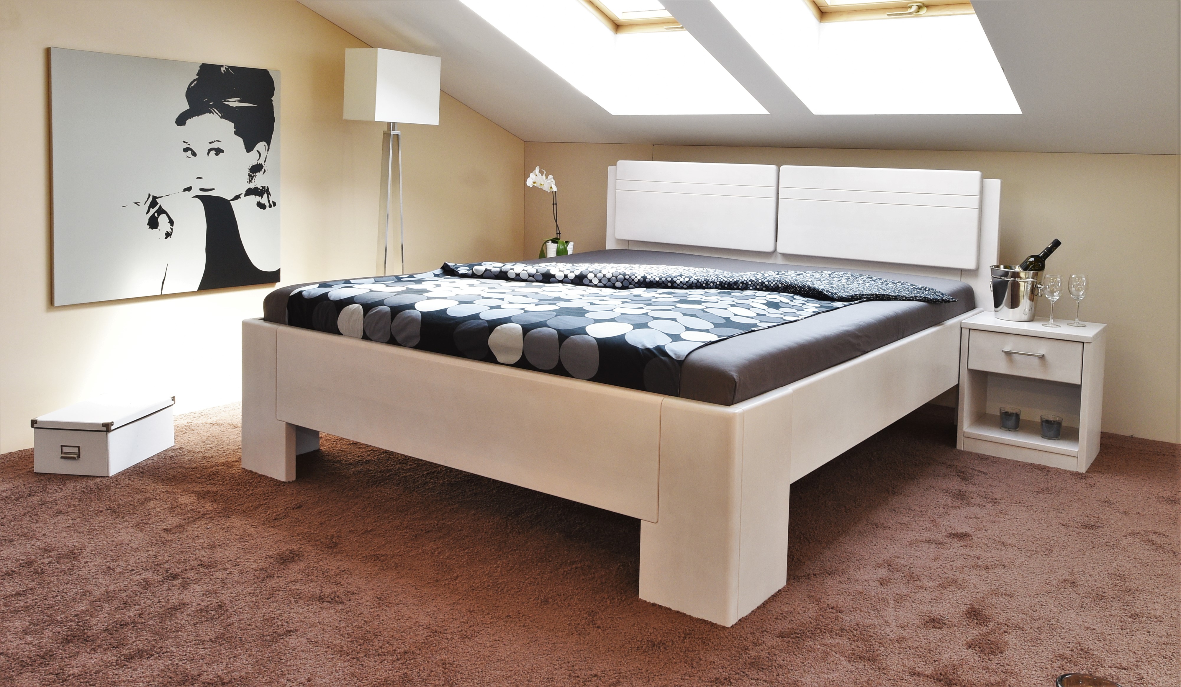 Levně Postel Kolacia design Manhattan 2 - masiv buk Rozměr: 100x200 cm, Moření: Lak č. 10