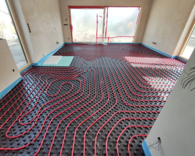 Radiátory vs. podlahové vytápění: Jaký systém zvolit pro moderní bydlení?