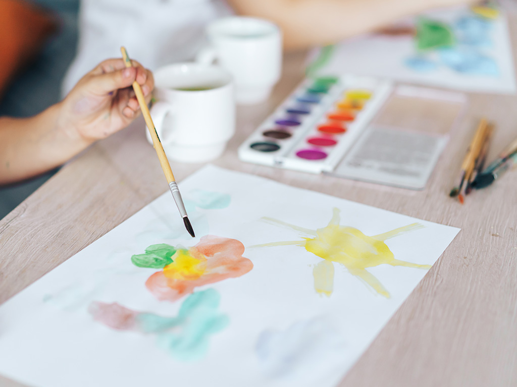 Akvarelové barvy: Proč jsou ideální pro rozvoj dětské kreativity