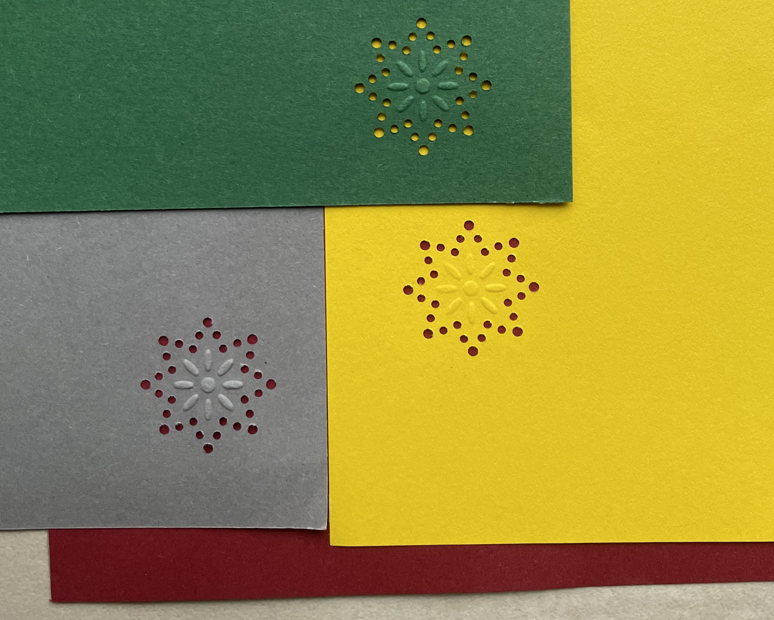 Děrovačka s embossing efektem - Hvězda
