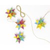 Závěsná papírová hvězda z quilling proužků – vánoční dekorace