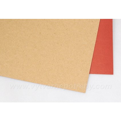 Kraftovy karton cerveny