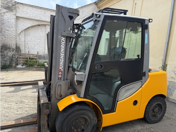 VZV Jungheinrich DFG 550s r.v 2019 s pozicionérem