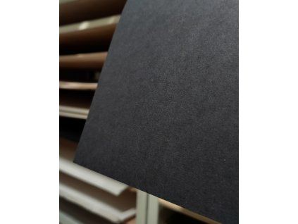 Čierny kartón Plzeň 250g/m2 70x100cm