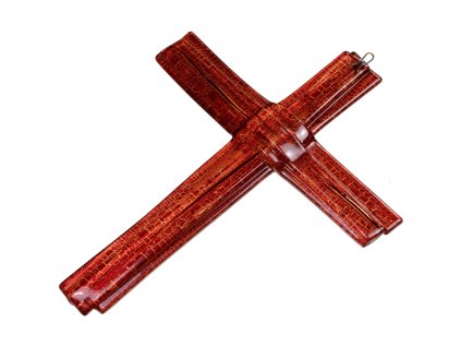 Ręcznie wykonany rubinowy krzyż ze szkła warstwowego wiszący na ścianie.”