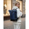 1990 1 manta navy blue woman min