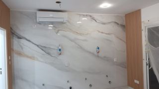 💡 Nová štýlová zmrzlináreň v Prievidzi s našimi panelmi! 🍦 Náš klient si splnil sen a otvoril novú prevádzku zmrzlinárne –...