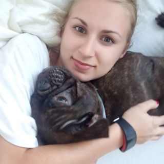 Dnes je Mezinárodní den francouzského buldočka 🐶 Tak prosím… pořádně obejměte svého pejska, dejte mu pusinku a řekněte mu,...