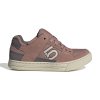 2db096f9fd0c13e811af3d045869a836 ih0821 1 footwear photography side lateral center view white