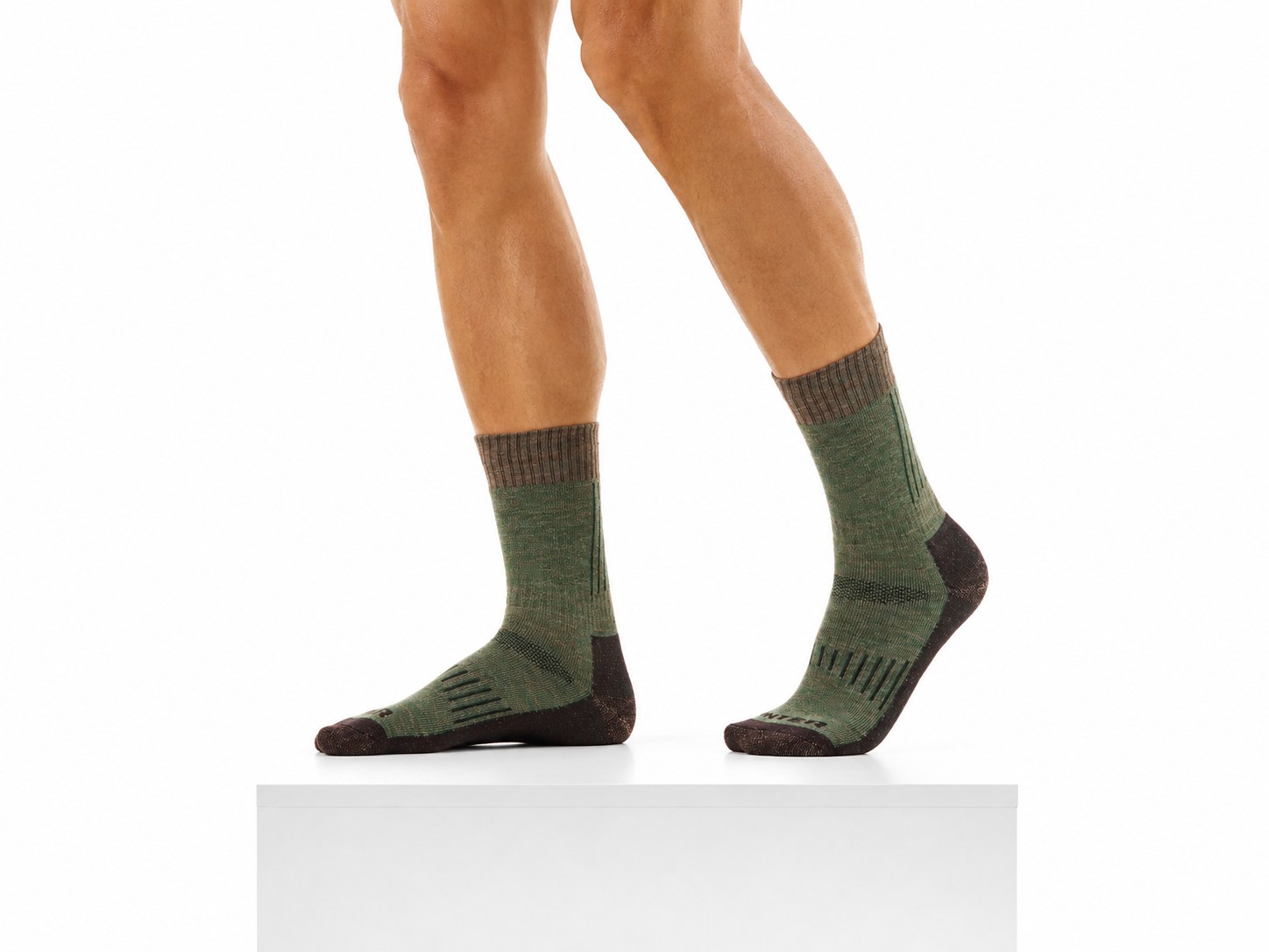 Duras-Nippigon-green-black-podium
