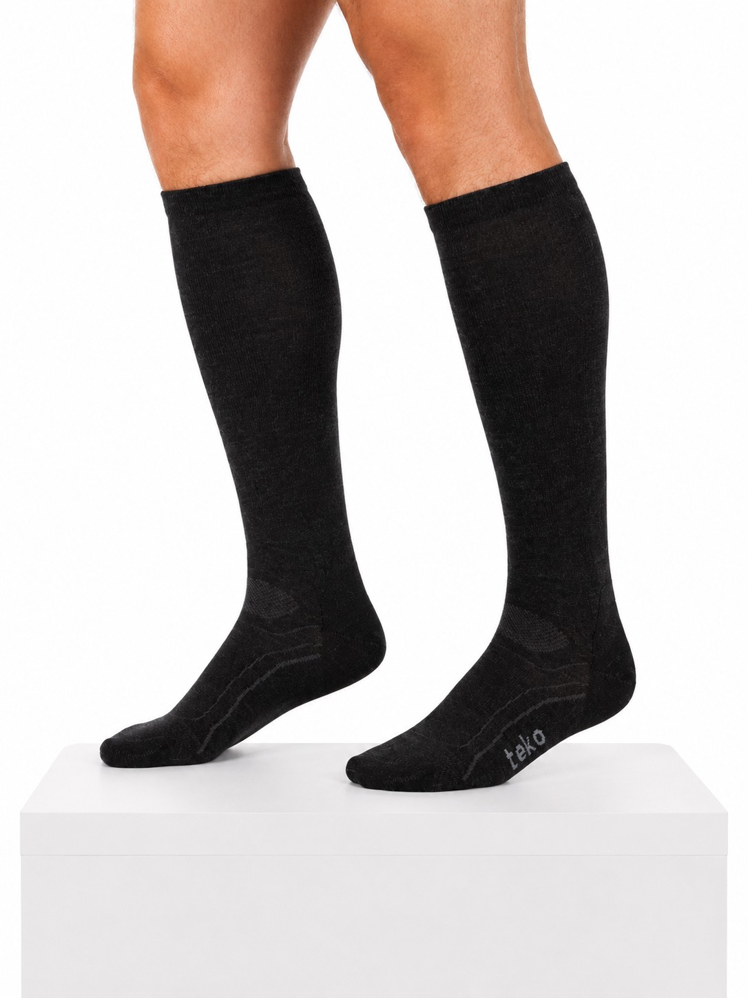Teko-3700-charcoal-podium