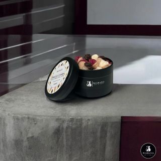 Mini Ice Creams🍦 Vůně: Jahody se smetanou •Přírodní sójový vosk BIO kvality s certifikací Ecocert = Nejméně 95 % použitých...