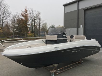 Otevřený motorový člun AM Yacht 520 Open
