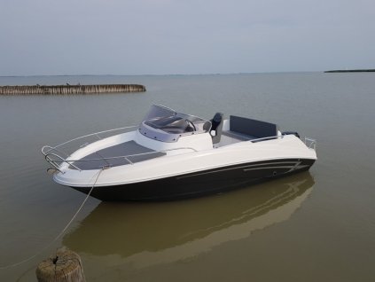 Laminátová motorová loď AM YACHT 565 SD