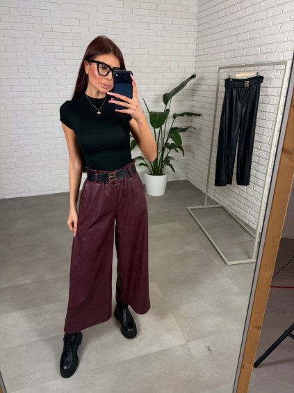 Koženkové rozšířené kalhoty AZUR bordové