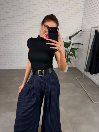 Barva: Tmavě modrá