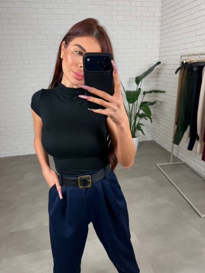 Barva: Tmavě modrá