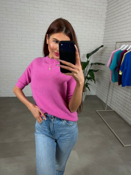 Barva:  Sytě růžová