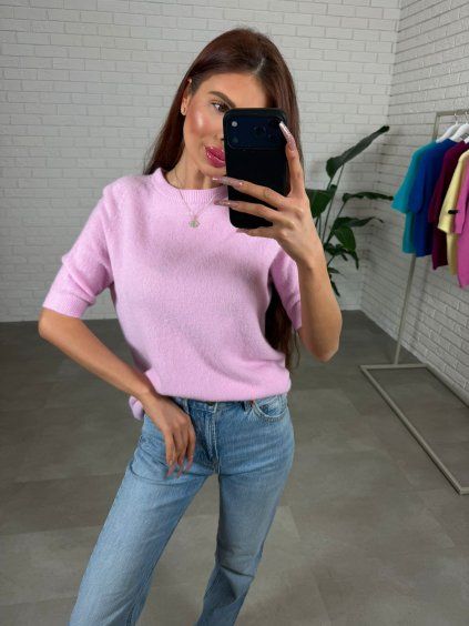 Barva: Světle růžová