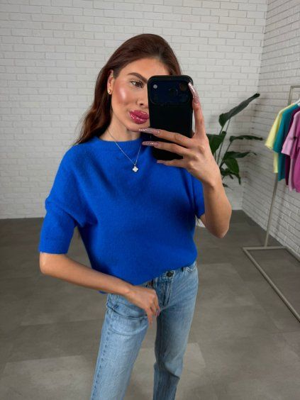 Barva: Královsky modra