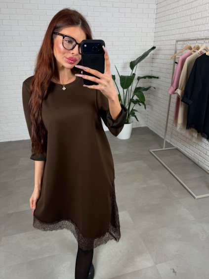 Barva: Čokoládová