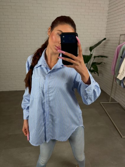 Barva: Světle modrá